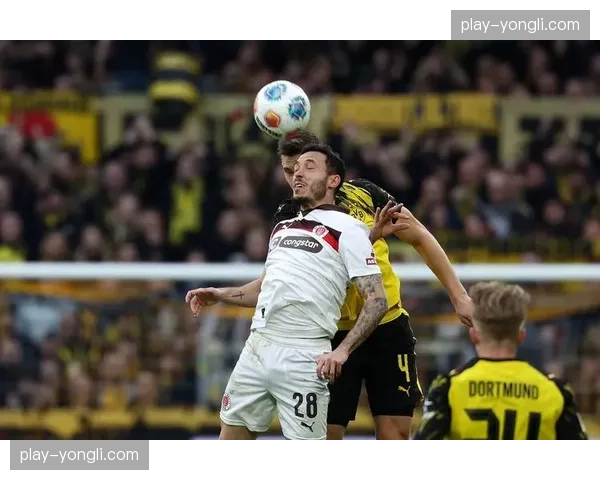 德甲联盟与大学合作推出体育管理硕士项目,旨在培养行业人才 德甲联盟与大学合作推出体育管理硕士项目,旨在培养行业人才