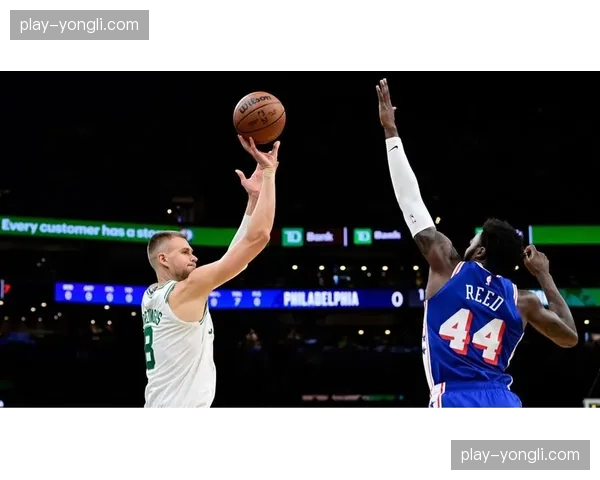 自由人训练场：四巨头首次合练的战术演练瞬间